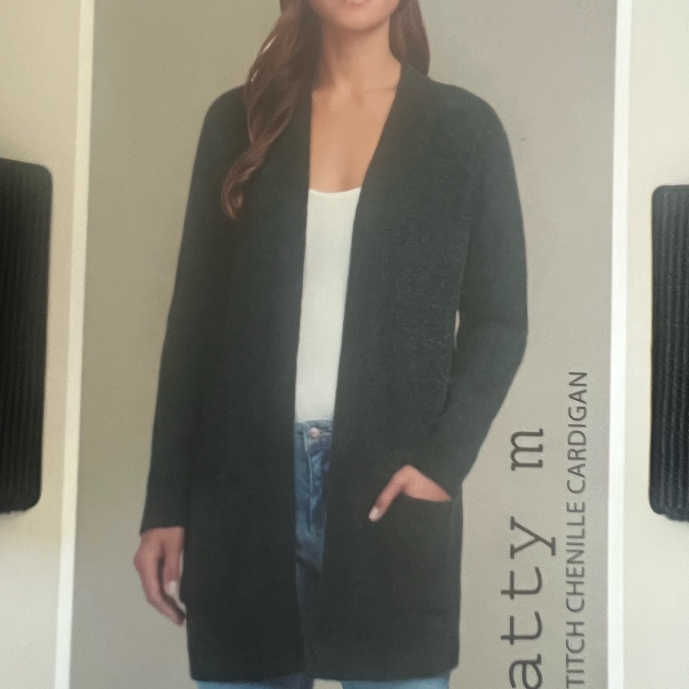 ⭐️ Firm Price ⭐️ pre-owned Matty Medium Hunter green open front cardi… - Picture 2 of 3